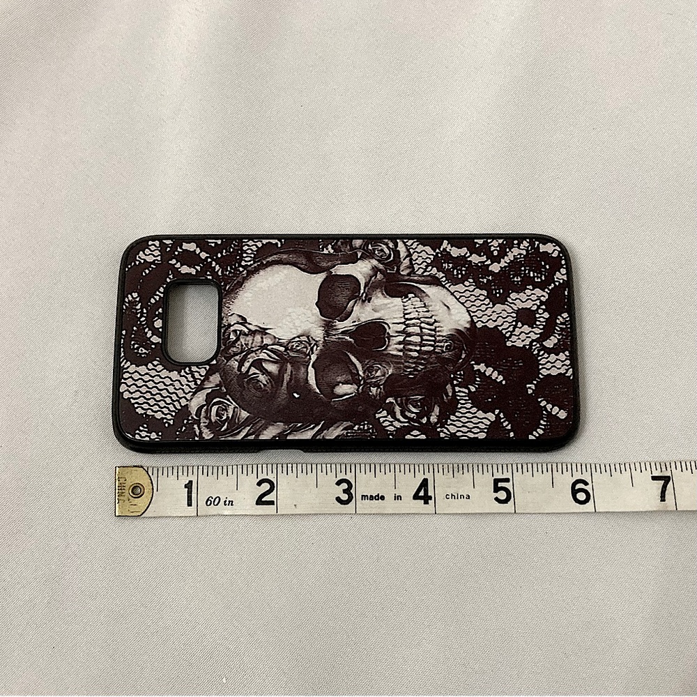 Skull And Roses Phone Case - Picture 7 of 7